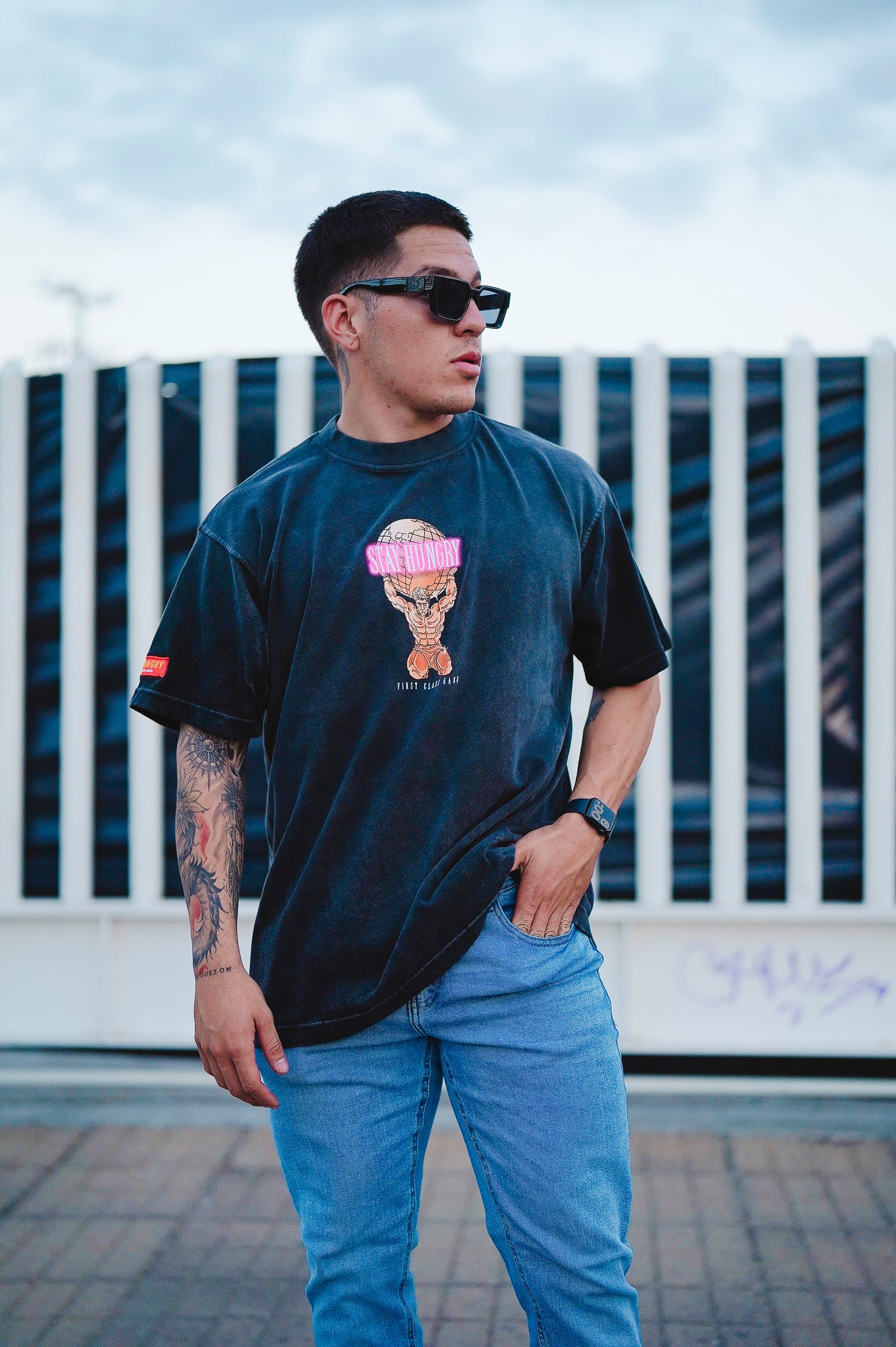 THE WORLD IS YOURS - Premium Oversize Tee (HEAVYWEIGHT - Black Spray)